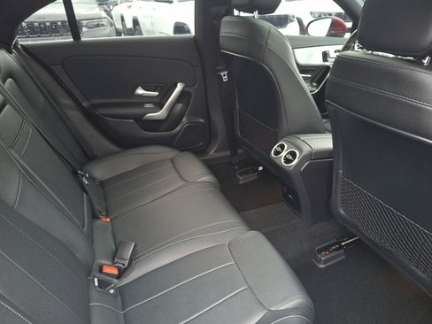 Used 2021 Mercedes-Benz CLA 250 4MATIC image 15