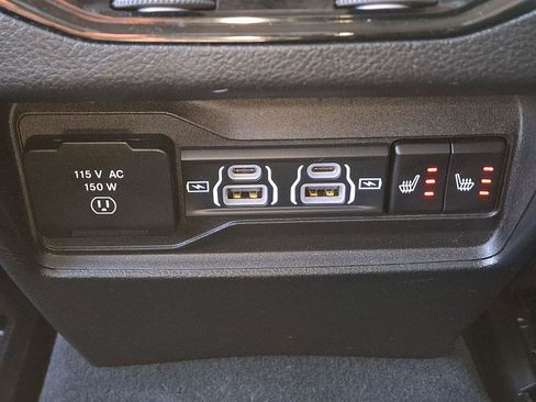 Certified 2023 Jeep Grand Cherokee Limited image 11