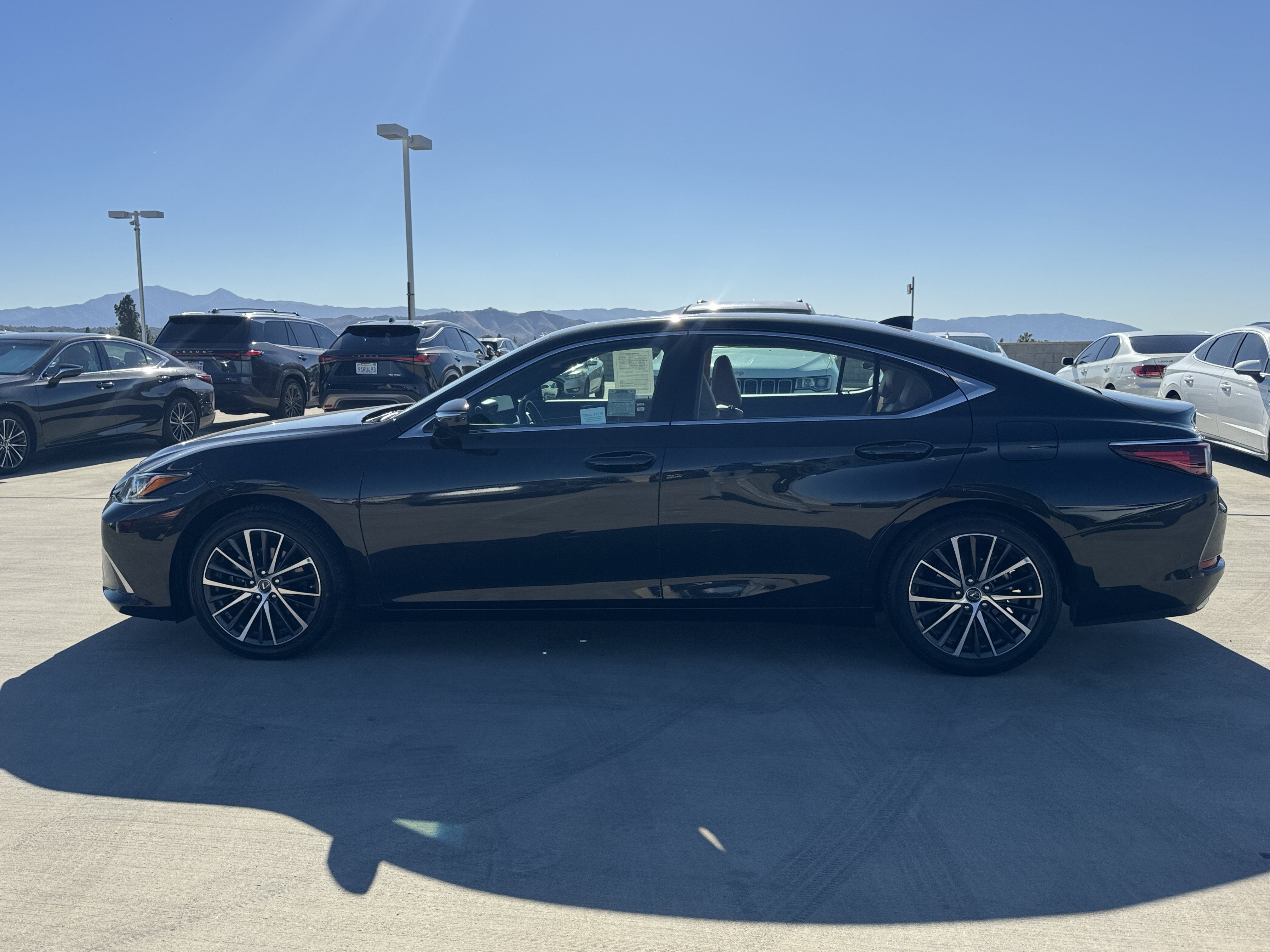 Certified 2024 Lexus ES 350 w/ Premium Package FWD image 6