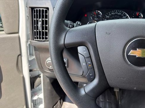 Used 2025 Chevrolet Express 2500 w/ Driver Convenience Package RWD image 31