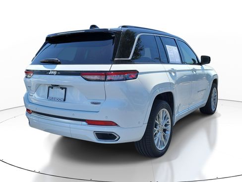 Used 2025 Jeep Grand Cherokee Summit w/ Luxury Tech Group V AWD/4WD image 7