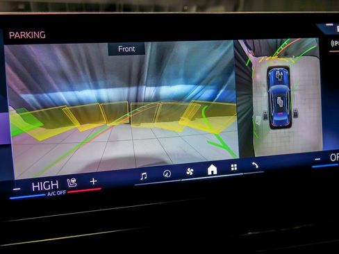 Used 2024 BMW 530i xDrive 530i xDrive w/ Premium Package image 25