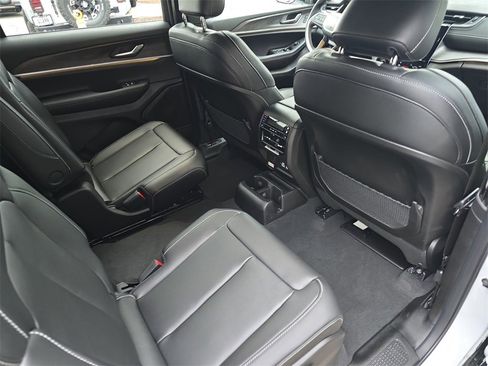 New 2025 Jeep Grand Cherokee L Limited w/ MOPAR Finishing Package image 12