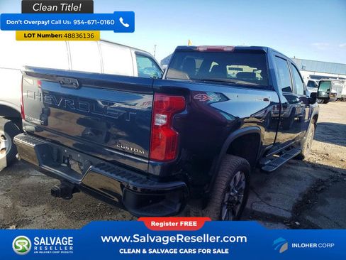 Used 2022 Chevrolet Silverado 2500 Custom w/ Custom Value Package image 4