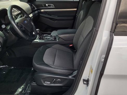 Used 2018 Ford Explorer XLT w/ Equipment Group 201A AWD/4WD image 12
