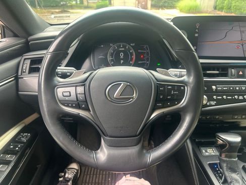 Used 2022 Lexus ES 250 w/ Premium Package AWD/4WD image 9
