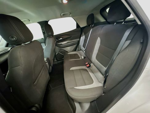 Used 2025 Chevrolet TrailBlazer LT image 28