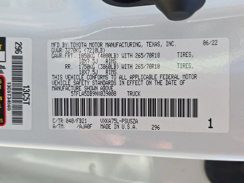 Used 2022 Toyota Tundra SR5 w/ SR5 Convenience Package AWD/4WD image 34