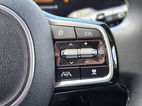 Used 2024 Kia Sorento S image 18