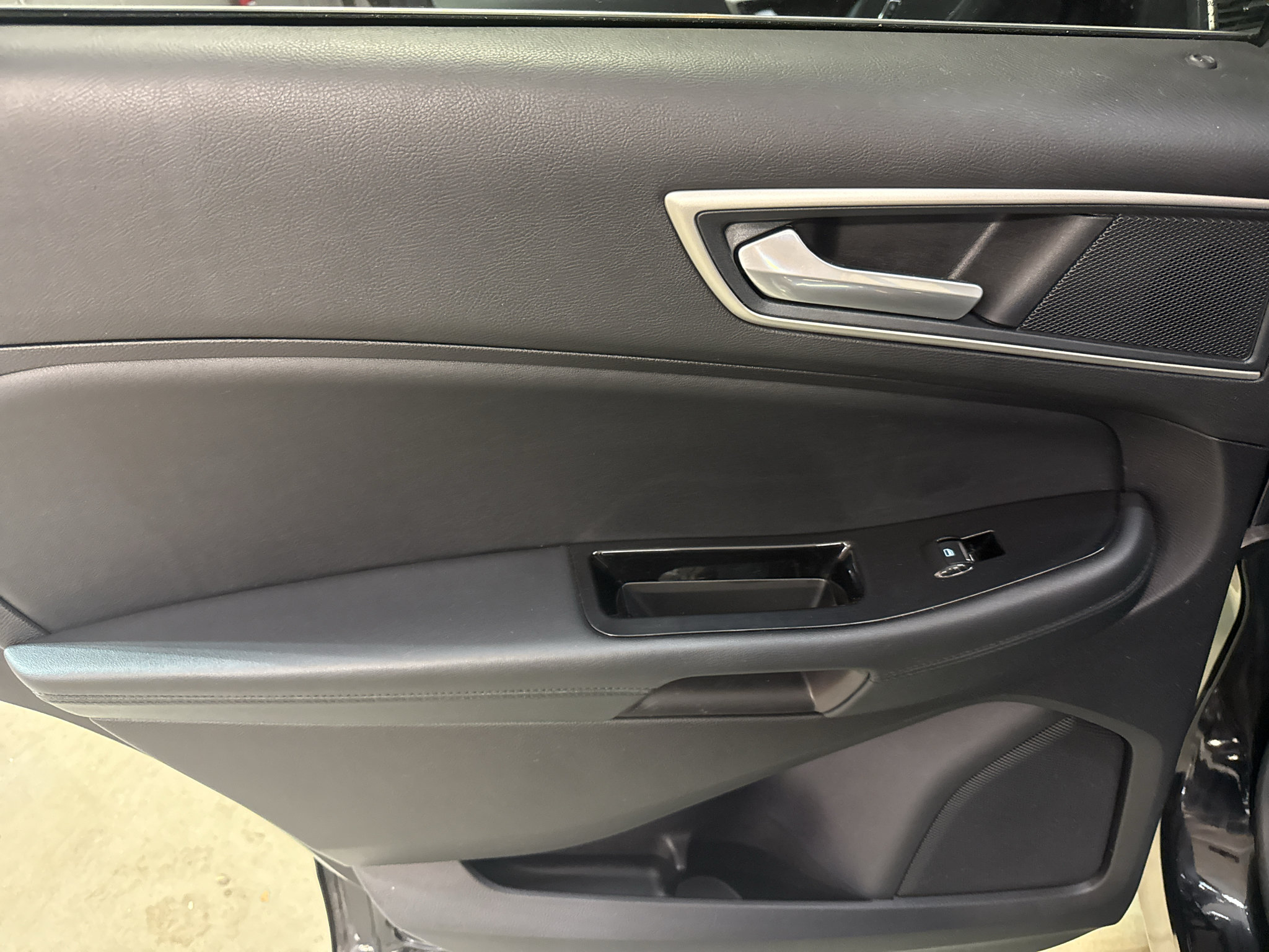 Used 2019 Ford Edge SEL w/ Equipment Group 201A AWD/4WD image 25