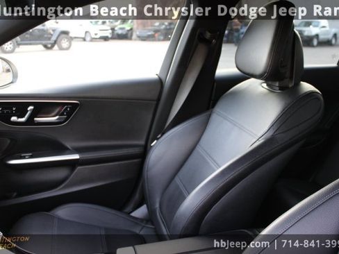 Used 2024 Mercedes-Benz C 300 Sedan image 32