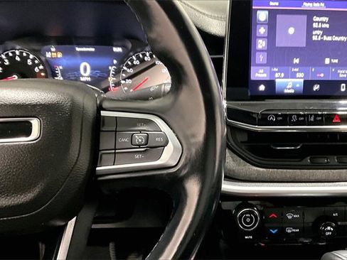 Used 2022 Jeep Compass Latitude image 12