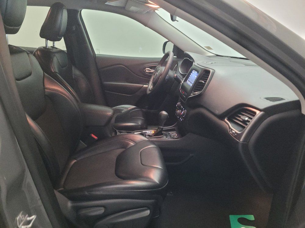 Used 2020 Jeep Cherokee Latitude Plus FWD image 21