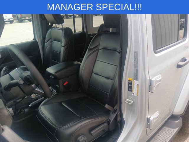 Used 2023 Jeep Wrangler Unlimited Sahara AWD/4WD image 26