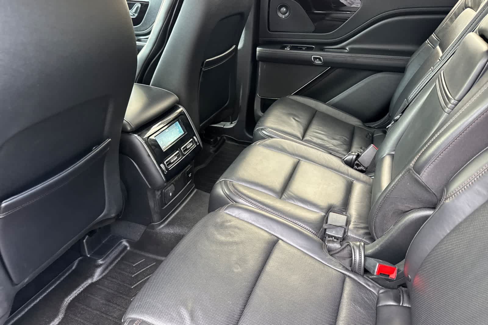 Used 2020 Lincoln Aviator Reserve RWD image 4