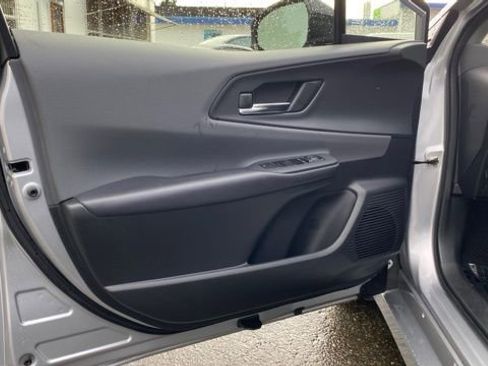 Used 2023 Toyota Prius LE image 12