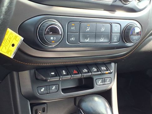 Used 2022 GMC Canyon AT4 w/ Trailering Package image 13