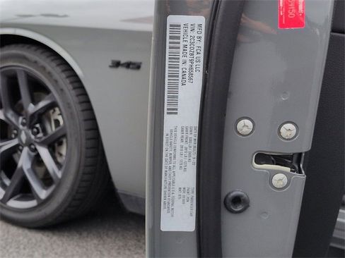 Used 2023 Dodge Challenger R/T w/ Plus Package image 33