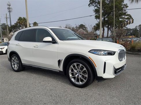 Used 2024 BMW X5 xDrive40i w/ Premium Package image 3