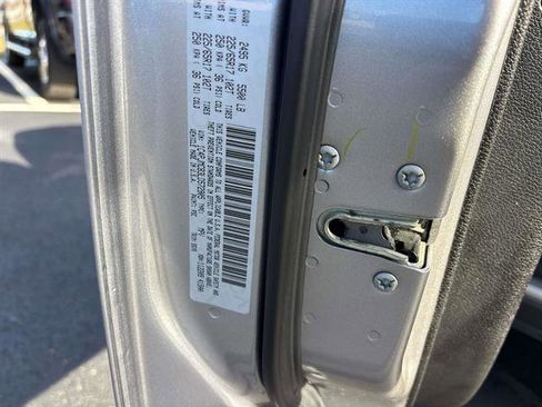 Used 2020 Jeep Cherokee Latitude w/ Cold Weather Group image 31