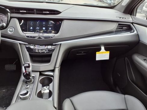New 2025 Cadillac XT5 Premium Luxury image 18