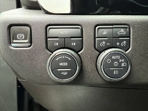 Certified 2025 Chevrolet Silverado 1500 RST w/ Convenience Package II AWD/4WD image 43