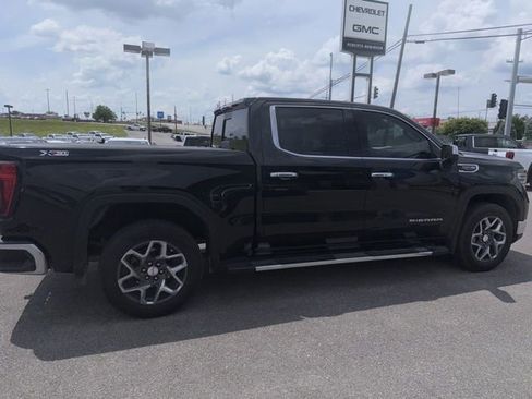 Used 2024 GMC Sierra 1500 SLT w/ SLT Premium Plus Package AWD/4WD image 10