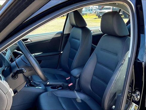 Used 2013 Volkswagen Jetta TDI FWD image 9