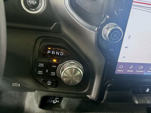 Used 2025 RAM 1500 Laramie image 23