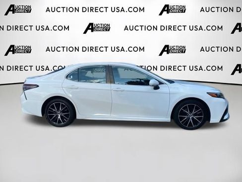 Used 2022 Toyota Camry SE FWD image 22