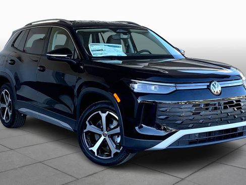 New 2026 Volkswagen Tiguan SE FWD image 2