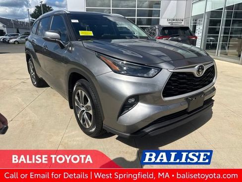 Used 2026 Toyota Highlander XLE AWD/4WD image 1