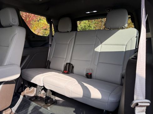 Certified 2023 Chevrolet Tahoe Z71 w/ Luxury Package image 22