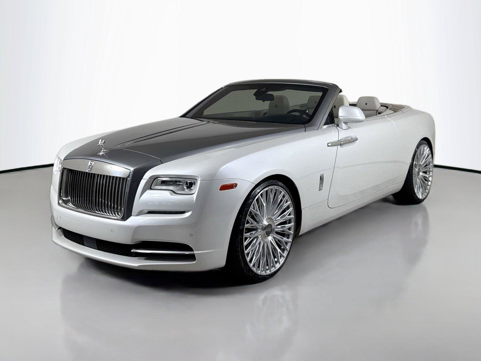 Used 2016 Rolls-Royce Dawn RWD image 12