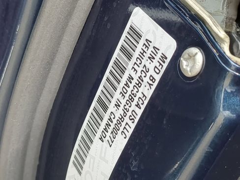 Used 2023 Chrysler Pacifica Touring-L AWD/4WD image 34