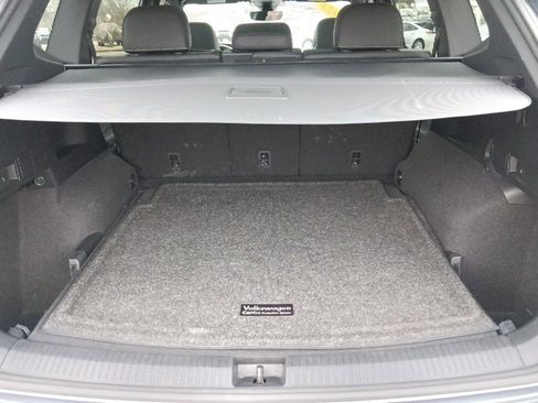 Used 2023 Volkswagen Tiguan SEL R-Line image 29