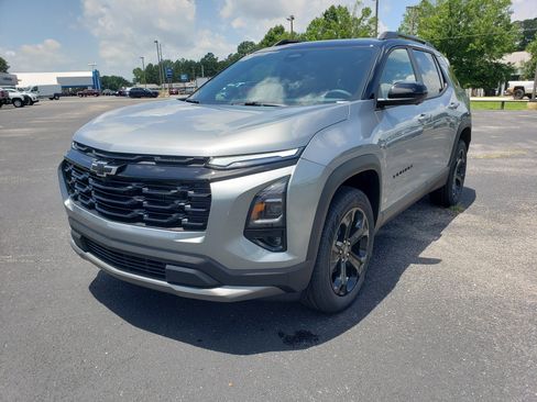 New 2026 Chevrolet Equinox LT w/ Convenience Package II FWD image 2