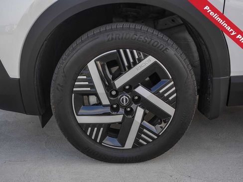 Used 2025 Nissan Kicks SV w/ Illumination Package FWD image 12