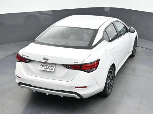 Used 2024 Nissan Sentra SV FWD image 12