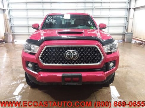 Used 2018 Toyota Tacoma TRD Sport image 7