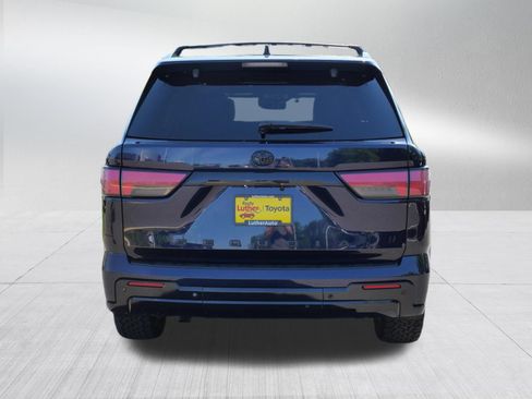 Certified 2024 Toyota Sequoia Platinum AWD/4WD image 6