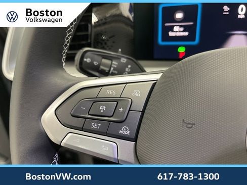 New 2025 Volkswagen Tiguan SE image 16