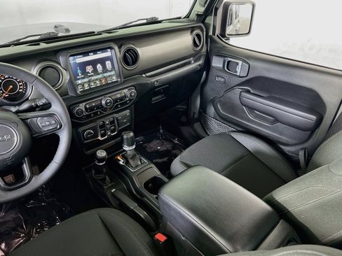 Used 2023 Jeep Gladiator Willys image 23