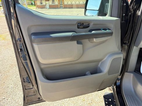 Used 2020 Nissan NV 3500 S RWD image 9