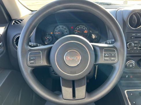 Used 2016 Jeep Patriot Sport image 31