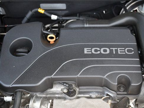 Used 2021 Chevrolet Equinox LT w/ Driver Convenience Package image 19