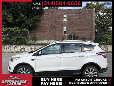 Used 2018 Ford Escape Titanium FWD image 2