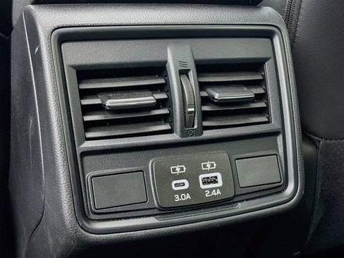 Certified 2025 Subaru Forester Premium AWD/4WD image 28