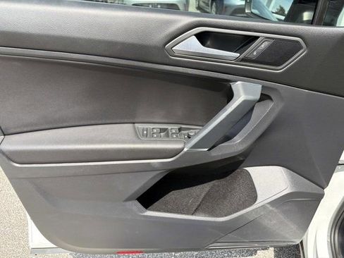 Used 2020 Volkswagen Tiguan SE R-Line FWD image 7