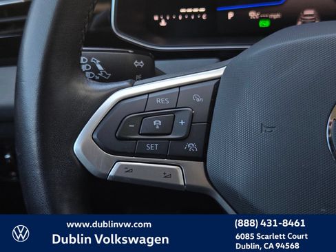 Certified 2025 Volkswagen Jetta SE FWD image 22